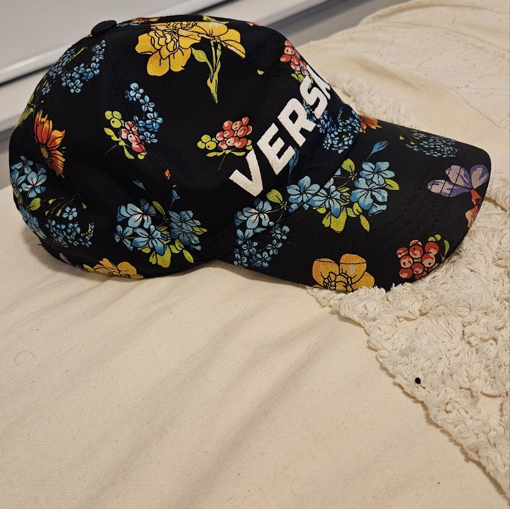 Authentic Versace Floral cap - Picture 5 of 9
